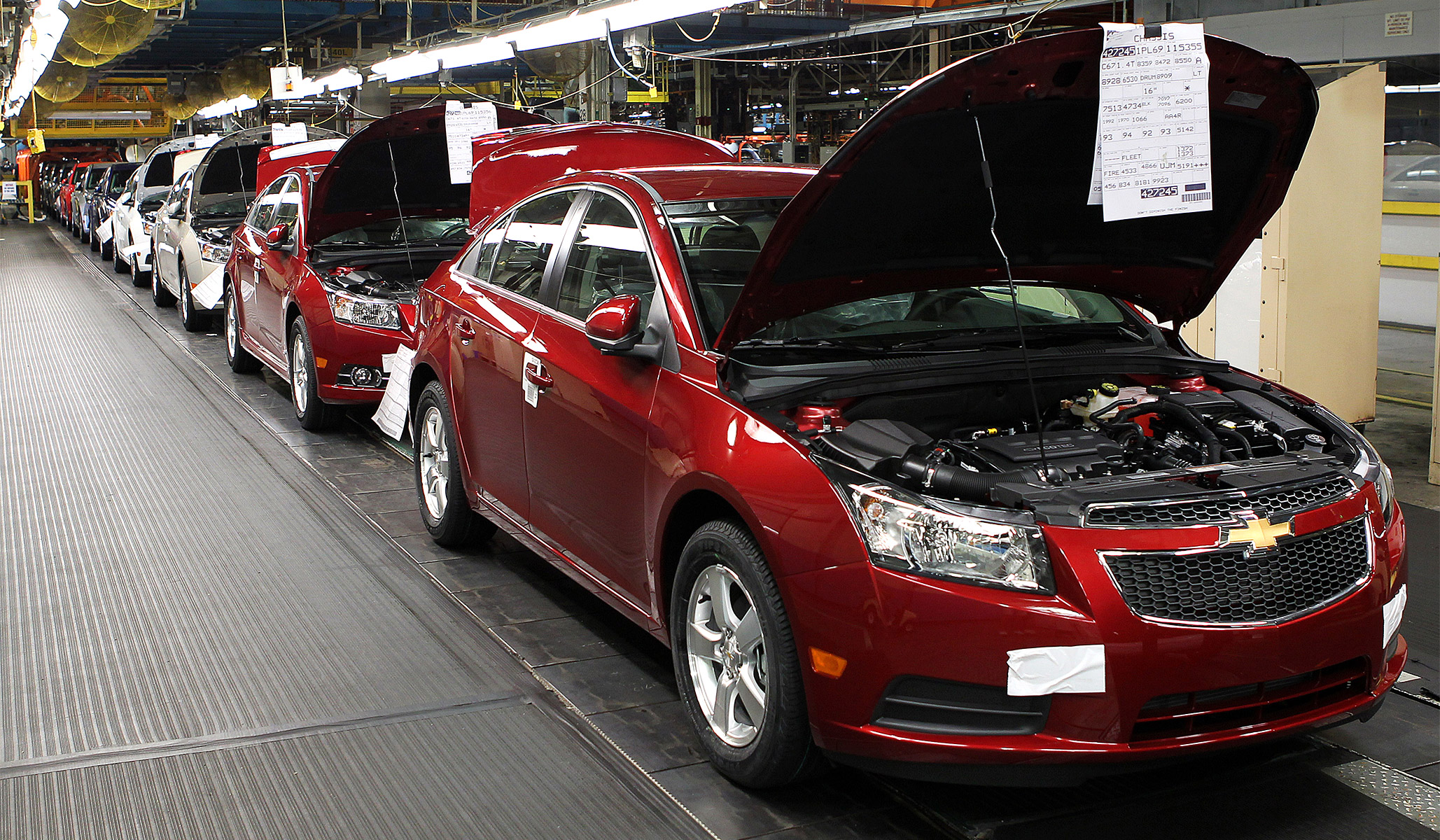 Шевроле сборка. Завод Chevrolet Cruze. Шевроле Круз на заводе. Ласта Шевроле. Шевроле Круз это модель генерал мотор с?.