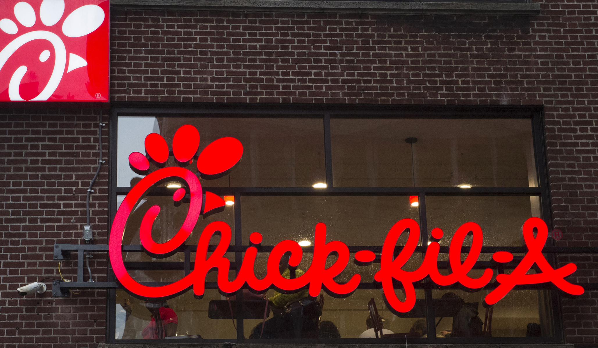 Chick-fil-A Carjacking: An Employee Delivers a Courtesy Whoopin' to ...