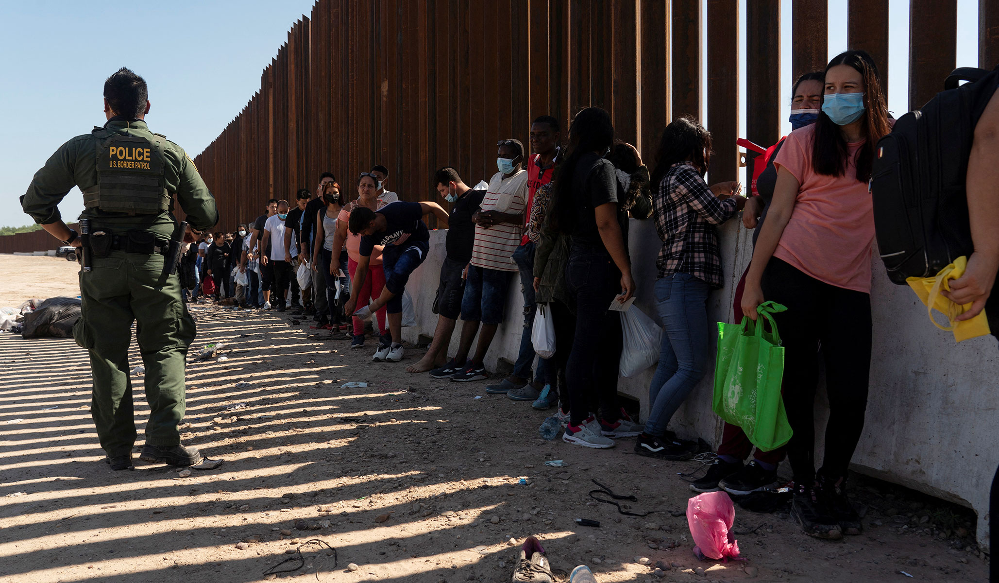 Border Patrol Migrants Texas ?fit=2057%2C1200